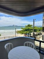 Apartamento pé na areia! - Bed and Breakfast Itapema
