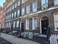 Stunning 2 Bed Garden Apartment, Studio Office, Quiet Street, City Centre WC1 - Chambres d'hôtes Londres