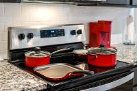 Crew-Ready Stay Private BRs w TVs Parking - B&B Fort Worth