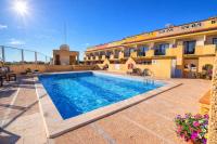 La Zenia 3 Bedroom House, Distant Sea View, Shared Heated Pool in Winter, Sleeps 8 - B&B Orihuela