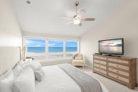 Siesta Breakers Penthouse on the Beach - B&B Sarasota