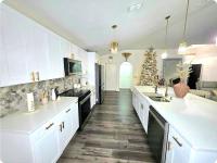 Top-of-the-line decoration! Next to Tampa outlets, - B&B Land O' Lakes