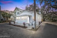 Steps to Trolley Stop 11 Renovated Home with Free EV Station - B&B Saint Augustine
