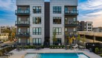 Sleeps 18 3 Modern Midtown Apartments w Gym Pool Walkable to Shops Eats - B&B Nashville