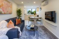 Central City Stay Ideal for Work Trips and Friends - B&B Christchurch