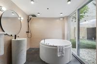 Maisons Alfort 6 Luxurious little house with private garden and Jacuzzi - B&B Maisons-Alfort