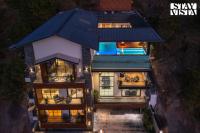 StayVista at The Kasa with Rooftop Infinity Pool and Home Theatre - Chambres d'hôtes Dagshai