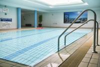 Residenz Rosengrund Küstenwind mit Schwimmbad - Bed and Breakfast Büsum