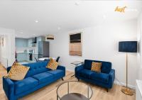 Central 2BR Flat at Wellwynd I Parking Included - B&B Airdrie