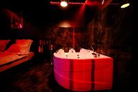 Fantasy Apartments Jacuzzi Bucharest - B&B Bucharest