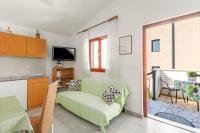 Charmantes Apartment nur 600 Meter zum Strand und wenige Minuten zum historischen Zentrum - B&B Parenzo