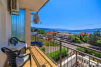 Renoviertes Apartment nur 300 Meter zum Strand mit Meerblick - B&B Novi Vinodolski