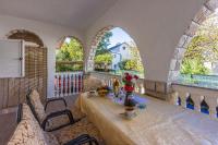 Mediterranes Apartment nur 750 Meter zum Strand mit Grill, Klima, WiFi - Bed and Breakfast Malinska