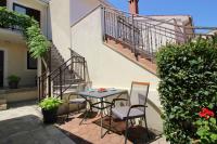 Lichtdurchflutetes Apartment nur 400 Meter zum Strand mit Meerblick, WiFi, Klimaanlage - Ferienwohnung Poreč
