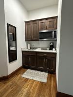Cozy Suite inside Historic Marymount College 200A - B&B Salina