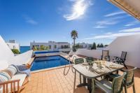 14 Fontainhas - 3 Bedroom Townhouse with Private Pool & Sea Views - B&B Senhora da Luz