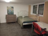 Grosses Zimmer in privater Wohnung in Köln Heimersdorf - B&B Colonia