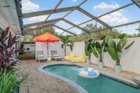 The Art Deco Den - B&B Tampa