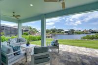 Luxurious Canal-Front Retreat with Game Room! - B&B Naples