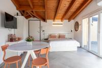 Loft Park & Rail Private Parking included - Bed and Breakfast Como