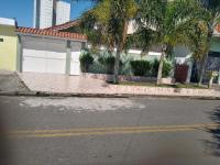 Bela casa com piscina - B&B Mongaguá