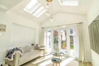 5 Bedroom Detached House Milton Keynes, Open Plan, 2500 Sq ft, Contractors, Family Stays - B&B Milton Keynes