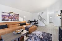 Modern 3BR Townhome in Mt. Lebanon | Garage + Easy City Access - B&B Pittsburgh