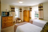 Twin Room with Private Bathroom