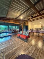 Casa ampla com vista pra mata - B&B Chapada dos Guimarães