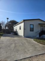 Modern B&W Coastal Retreat 2BR 2BA and Laundry - B&B Galveston