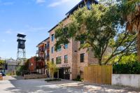 Fire Tower Classy 1BR in Downtown Charleston - Bed and Breakfast Charleston