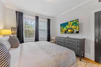 Bright and Restful 2BR near Uptown with Balcony - B&B Charlotte