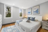 Luxury and Chic 2BR 2BA Apt only 15 Mins to NYC & Hoboken - Bed and Breakfast Jersey City