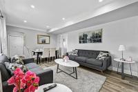 NEW 5 Bedroom House Near The Falls - B&B Niagara Falls