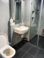 KOKO Homestay Jesselton Quay KK - B&B Kota Kinabalu