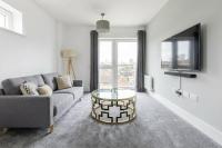 Premium 2-Bedroom London Apartment Near Station - Perfect for Long Stays - Bed and Breakfast Lasham
