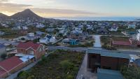 Mountain View 2-Bedroom Home Near the Beach in Pringle Bay - Chambres d'hôtes Pringle Bay