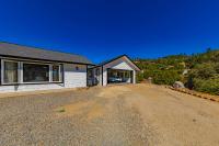Skyfalls Retreat Mid-Century Guesthouse near Yosemite - Chambres d'hôtes Oakhurst