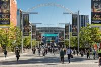 Wembley Stadium Luxury apartment - Balcony views, Netflix, Pool & Ping Pong - sleeps 9 - Ferienwohnung London