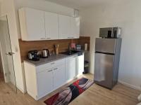 40 m2 Appartement Nürnberg Ost mit Balkon 8 Min by car to Expo Modern Stay Highspeed WLAN Quiet and Green - Chambres d'hôtes Nuremberg