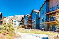 Bright & Homey Haven w/ Hot Tub, Pool + Near Banff - B&B Dead Man's Flats