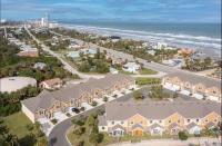 Oceanside Haven Entire home across Daytona Beach sleeps 8 4 beds 2 and a half bath - Chambres d'hôtes Daytona Beach Shores