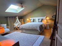 Camera Matrimoniale con Vista Giardino