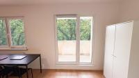 Neue Monteurwohnungen mit Küche, Wifi, Parkplätze, TV, Balkon, Supermarkt in der Nähe - Chambres d'hôtes Halle