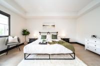 Luxury Sleeps 10 King bed Jacuzzi 10 Min to West Edmonton Mall - B&B Edmonton