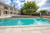 Magnifique Villa Charentaise avec Piscine & Beau Jardin - Moderne & Confort - Wifi gratuit - Chambres d'hôtes Saint-Georges-du-Bois