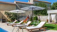 Beautiful Villa Jadreska with pool in Kanfanar - B&B Canfanaro