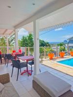 La Villa Capucine, Vue sur le Rocher du Diamant - Bed and Breakfast Le Diamant