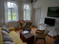 Charming flat with wood stove on a large farm - Chambres d'hôtes Natendorf