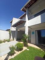 Casa aconchegante e espaçosa a 600 metros da praia e proximo ao Beto Carrero - Bed and Breakfast Piçaras